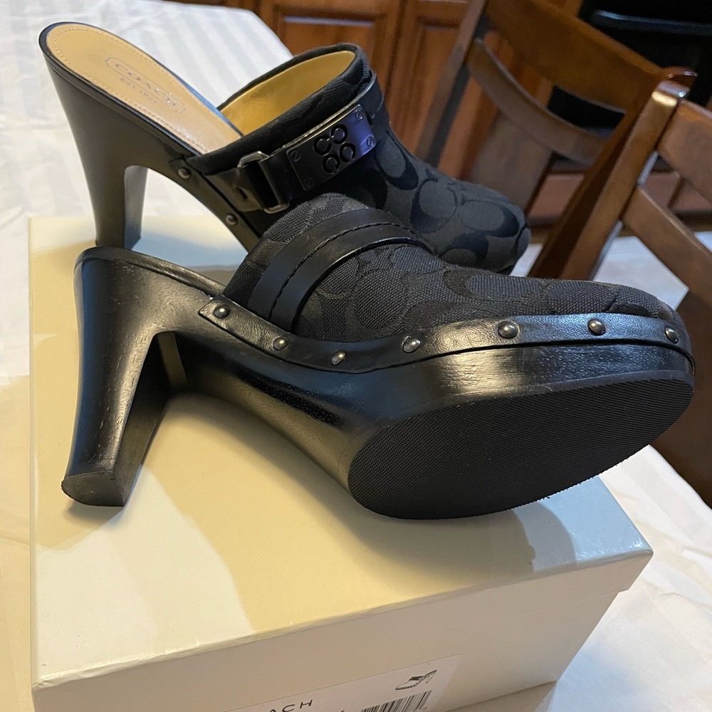 Women’s Coach Shoes Size 8 - Picture 5 of 6